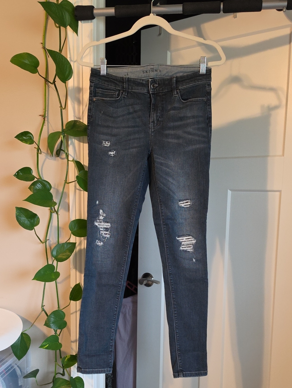 White House Black Market Distressed Skinny Jeans - Dark Gray